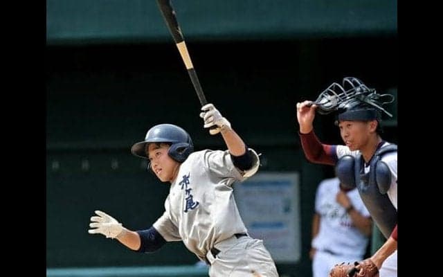 「後ろにつなぎたい」木製バットでチャンス広げた　市ケ尾・平野選手