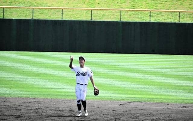 3併殺で先輩投手を助けた福島成蹊・高橋遊撃手　「絶対アウトに」