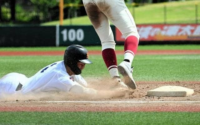 エースで1番打者が最後の打者に　及ばなかったヘッドスライディング