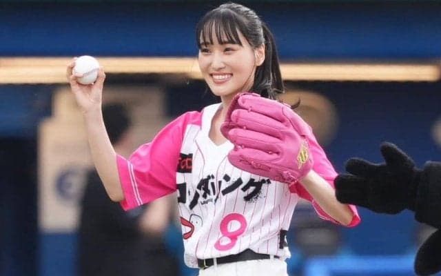 「かわいすぎて言葉を失う」神宮に降臨した勝利の女神　ポニテふわり→まさかの結果も「好き」