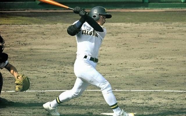 愛工大名電を追い詰めた五回裏　2死満塁、西尾・神谷選手の狙い球は