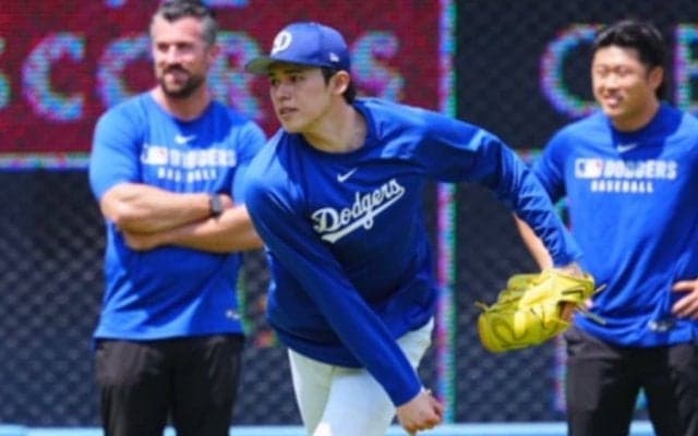 佐々木朗希、ブルペンで145キロ　復帰へ順調…ド軍・ロバーツ監督「強度はかなりいい」