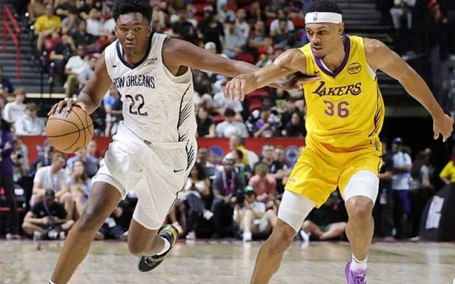 ペリカンズの新人ビッグマン、デリック・クイーンが左手首の靭帯を手術…約12週後に再検査