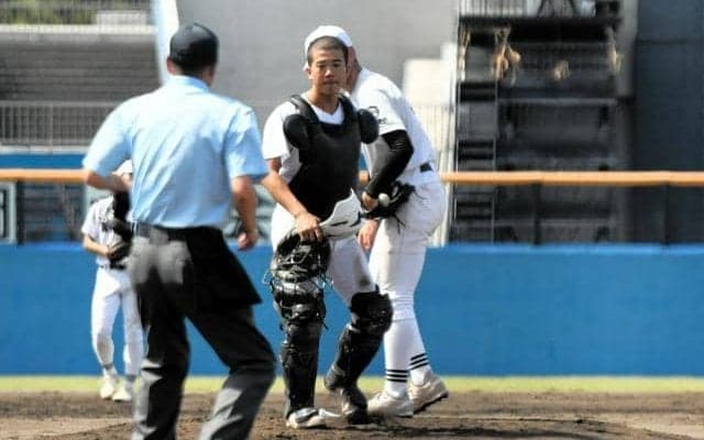 春から正捕手に「考えてやれば、成長できる」　浜松西の増田慈与主将