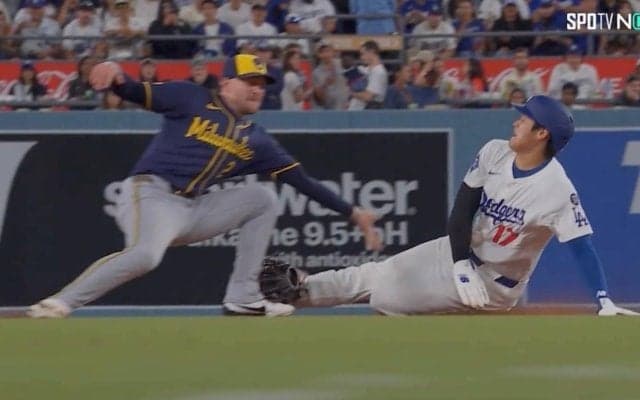 何が起きた…？ 大谷翔平、爆速盗塁で“想定外のアクシデント”「危なすぎる」 スライディング中の“衝撃シーン”「絶対痛いだろ」