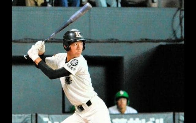 留学生の駒大苫小牧主将、仲間と憧れのポーズ「日本に来てよかった」