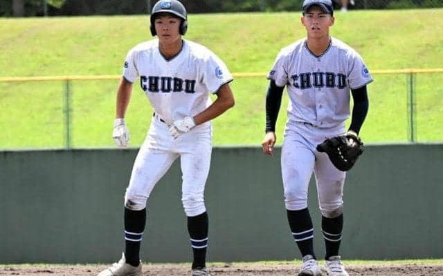 ユニホームそっくり、でも「ライバル」　中部大の系列校同士が対決