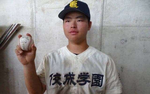 佼成学園の危機を2年生の大砲が救う！逆転3ランでベスト16進出【西東京】