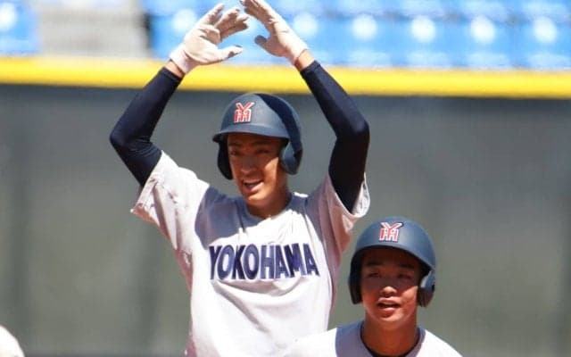 横浜の怪物2年生右腕がセンターフェンス直撃の強烈先制打！投げても3回0封で投打に活躍！【神奈川】