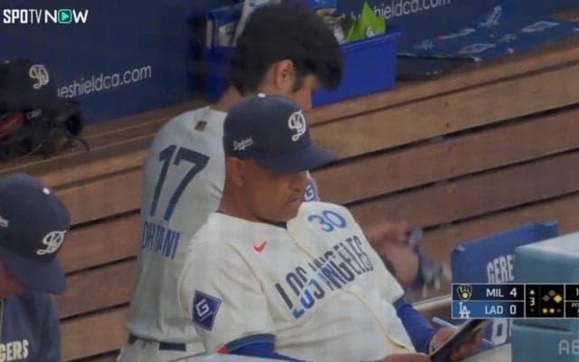 目の覚めるような一発！33号2ランは入念準備から生まれた？大谷翔平、監督の背後でタイミングを微調整→即結果に反響続々「やっぱマジですごいんよ」