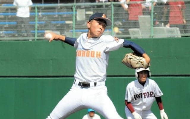 笑顔を絶やさず、深々と感謝　境港総合・平井投手が伝えたかったこと