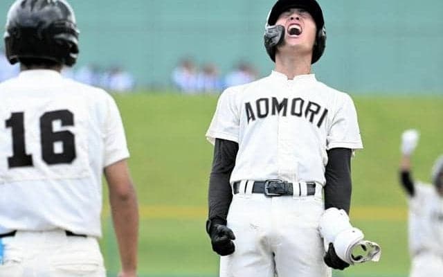 マウンドでは冷静、一塁では絶叫　完投で決勝打の青森北・神騎士選手