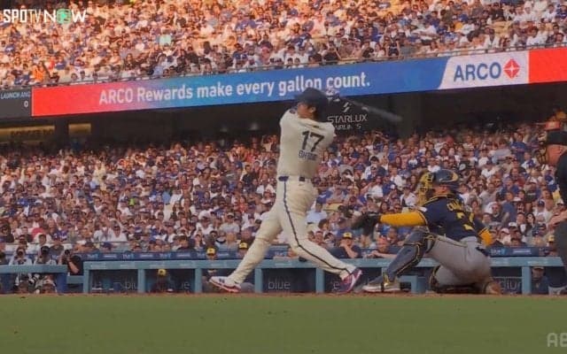 スタンドは即起立！大谷翔平、今季自己最長タイの“後半戦1号”に本拠地大興奮「完璧な一打だった！」「ドジャー・スタジアムが揺れている！」