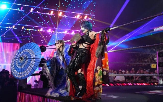 人気日本人女子レスラー、ド派手衣装の入場シーンで“まさかのハプニング”が発生…本人はSNSで「てへぺろ」リアクション