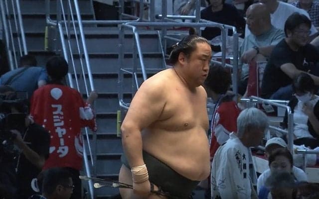 「激似すぎるw」ファンお手製の似顔絵が推し力士に“瓜二つ”と話題「味のある絵」「イラスト上手い」