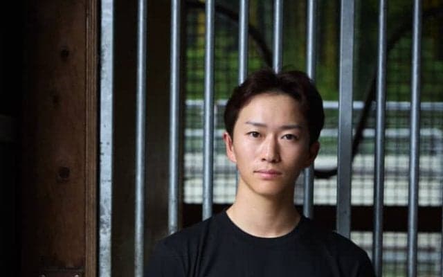 菅原明良騎手×チャリティTシャツ第2弾…売上の一部は引退馬たちの“にんじん”支援へ