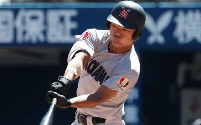 選抜王者の横浜、9回2死から逆転サヨナラ　敗退危機も…劇的決着で4強入り、主将阿部が決める