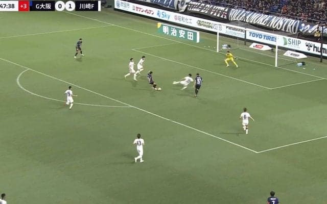 一体何が起きた? 川崎DF、痛恨ミスで失点関与「中途半端なプレー」「高井の穴をどう埋めるかだな」ファンは辛辣＆同情