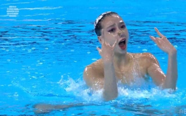 「どれだけ恋してるんですかね…」と解説うっとり 世界水泳AS、中国に初のソロ金メダルをもたらした19歳の妖艶“恋煩い”演技