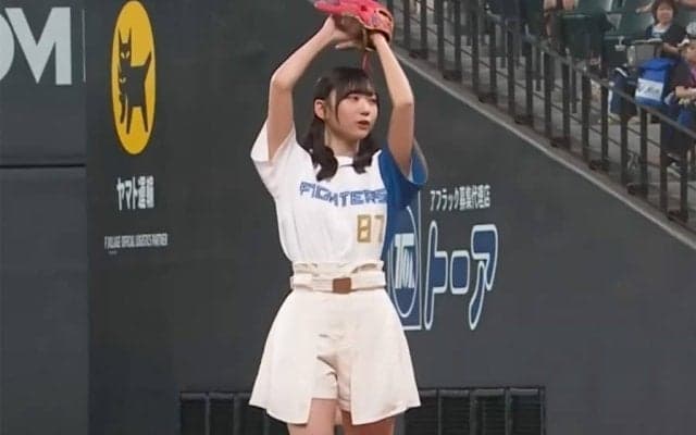 「天使すぎる」18歳アイドルが“再降臨”　フリフリきつねも…X興奮「きたあぁぁぁ」