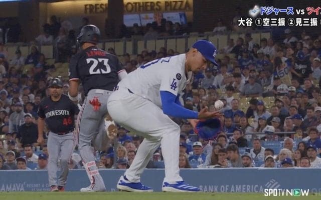 ド軍、最速167キロ右腕が痛恨の“大暴投” 「痛すぎる」「握ってなかったんでしょうね」元MLB解説者が苦言、フリーマンも呆然