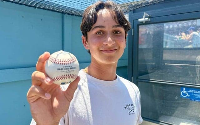 大谷HRキャッチ、MLBを夢見る15歳の二刀流がゲット　エ軍ファンも「一生手放しません！」