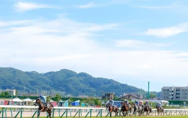 福島で5戦全勝 舞台巧者フェスティブキングが制した福島開催の関屋記念から30年