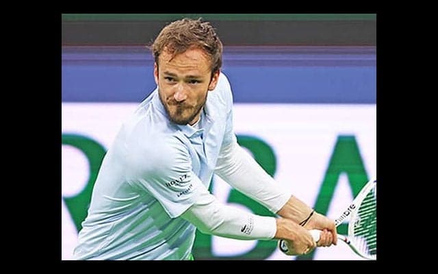  メドベージェフ 逆転勝ちで初戦突破 