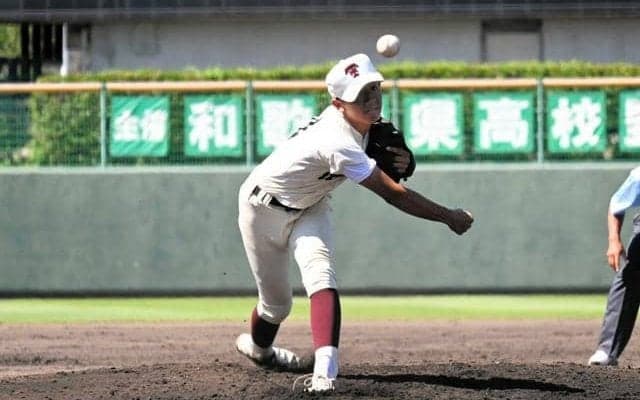 守備の基本はキャッチボール「100%のストライクを」高嶋仁の目