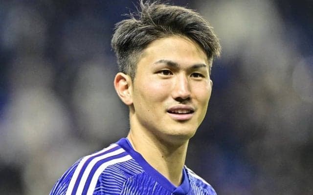 ｢うぉぉぉカッコいい｣｢感激や｣フェイエ渡辺剛＆上田綺世の日本代表コンビ誕生ショットにファン興奮！｢最強の矛×最強の盾｣｢2人揃って活躍して欲しい｣の声