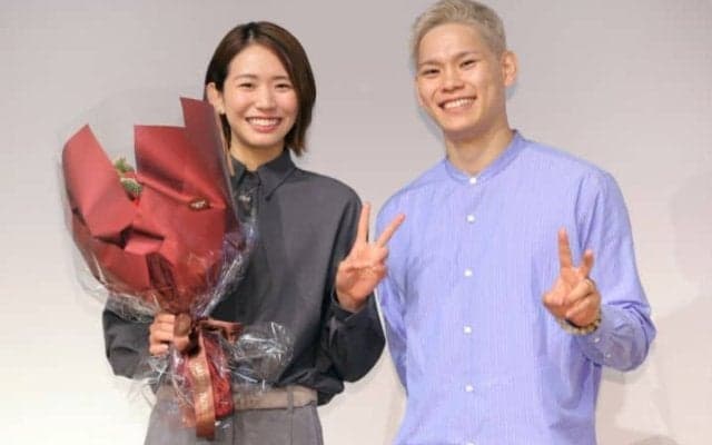 世界中から「おめでとう！」インスタグラムで“報告”　古賀紗理那さんのお腹に夫・西田有志が右手を当て「welcome!!」