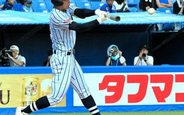 東海大菅生が佼成学園を破り4強進出　藤平寛己選手が先制打に好救援