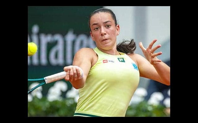  伊藤あおい撃破の18歳が快進撃4強 