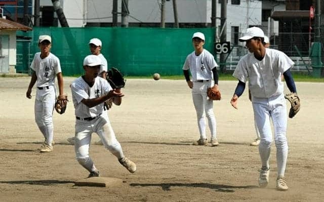 「甲子園のスピード感を」　佐賀北が練習再開