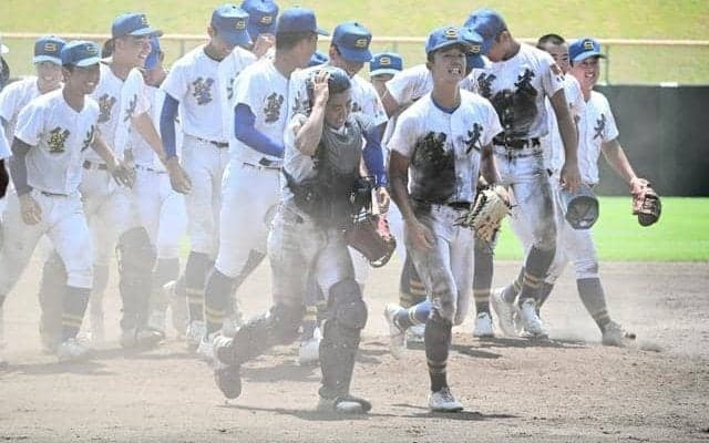 2人の主将が牽引した逆転劇　聖光学院、六回に一挙6点で甲子園切符