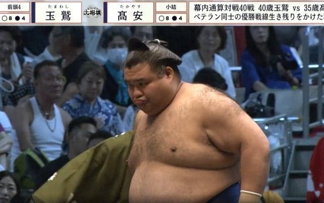 えっ…高安の土俵入り化粧まわしが“胸アツ”すぎる 直後に横綱土俵入りで再登場 館内喝采
