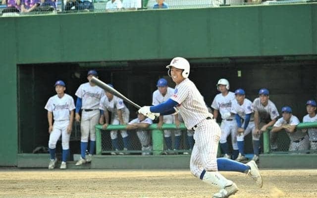 兄の借りを返すためにも　最終回、山村学園・横田選手が伸ばした両手