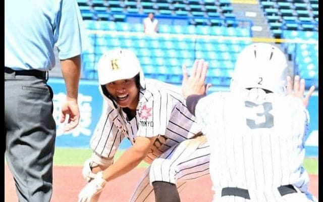 ノーシード国士舘、逆転で準決勝へ　ハイタッチで雰囲気づくり