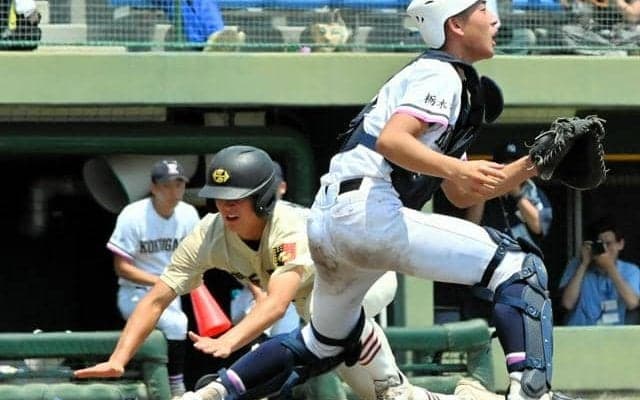 作新学院と青藍泰斗が決勝へ　高校野球栃木大会