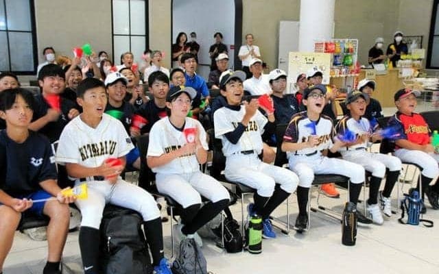 会津北嶺に市役所でも声援　メガホン配布　高校野球福島大会決勝