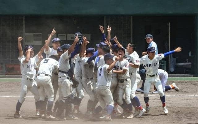 綾羽が春夏通じて初の甲子園へ　決勝で滋賀学園に雪辱果たす