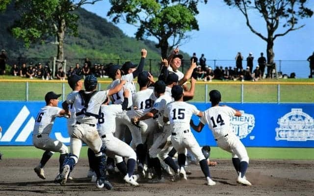 高知中央が2年ぶり2回目の夏の甲子園へ　決勝で明徳義塾を破る