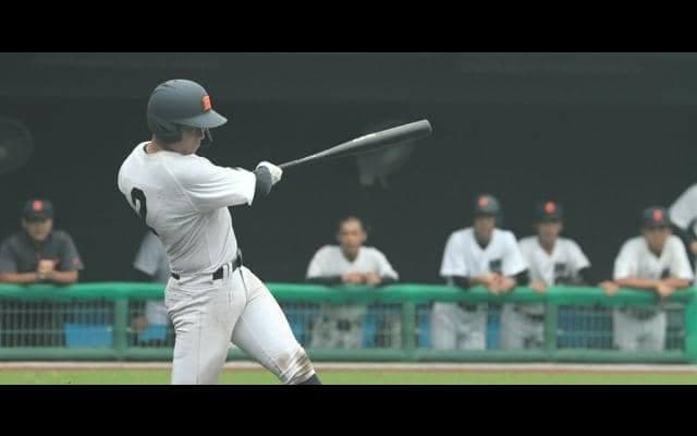 一振りに全てを込めて決勝打　宮崎商の水谷友哉主将、甲子園も全力で