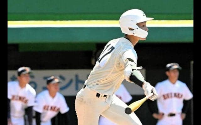 「優勝には2年生の力が必要」　報徳学園の沢田投手、勝ち越し一打