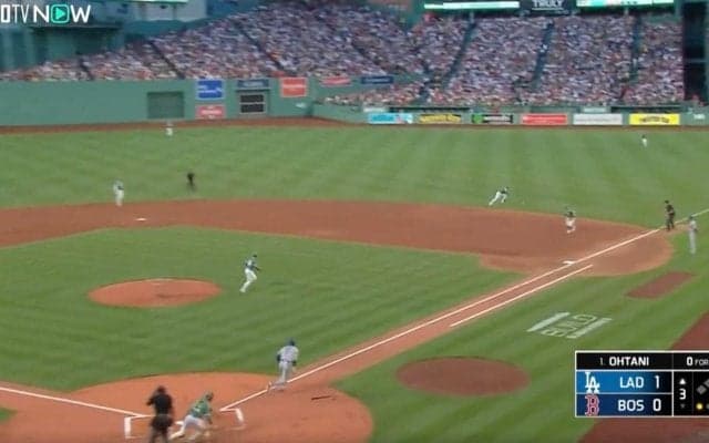 なんだこれは…！？ 大谷翔平の打球で“想定外のハプニング”「バケモノやな」相手野手のグラブの前でおかしくなる「生き物みたいw」