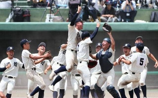 西日本短大付が2年連続の夏の甲子園へ　九州国際大付を決勝で破る