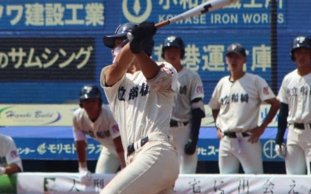 顔面死球のあとに右中間へ弾丸打球！市船橋の超高校級捕手が逆転サヨナラに導く長打【千葉】