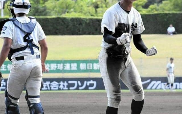 一気に攻めて初回に5点　準決勝の反省を生かした尽誠学園