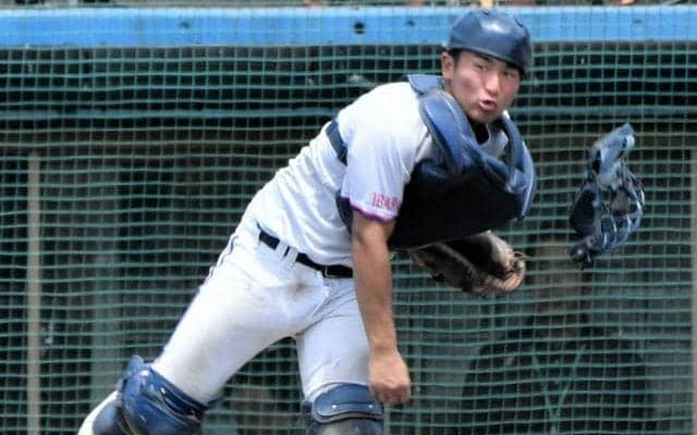 もらい泣きの涙は1年前と違う味　明秀日立・野上捕手のフルスイング