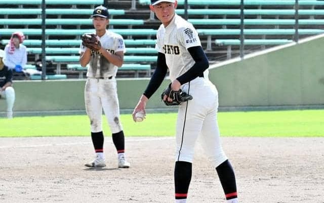 けがで途中交代も懸命に声援　投手陣支えた中京・古久保昇吾捕手